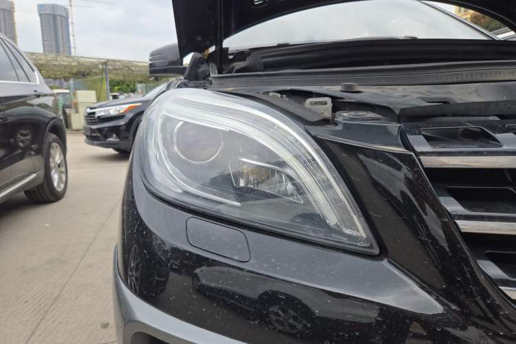 Used Brabus M-Class  Right Front Headlight