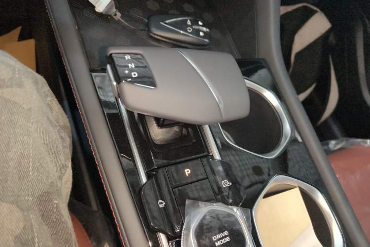 Used CHANGAN Eado 2025 PLUS 1.4T Dual-Clutch High-Energy Version Gear Lever