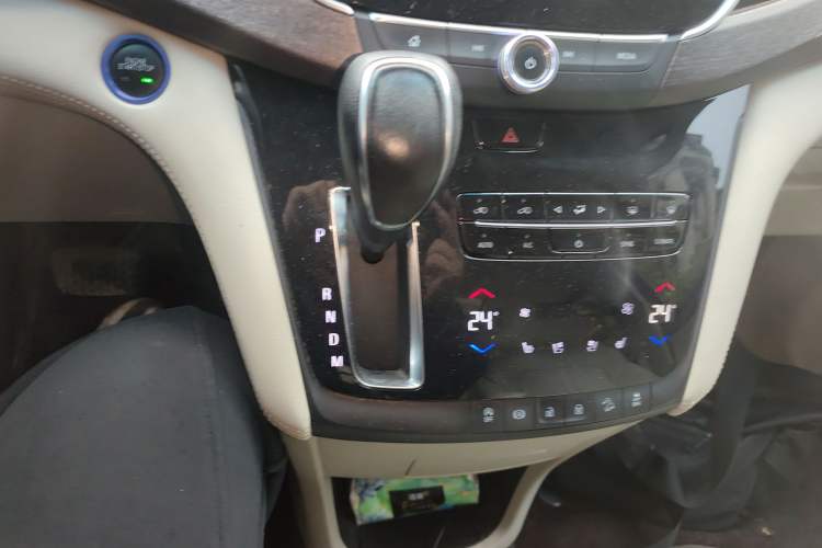 Used Buick GL8 2017 28T Avenir Avia National Emission Standard V
