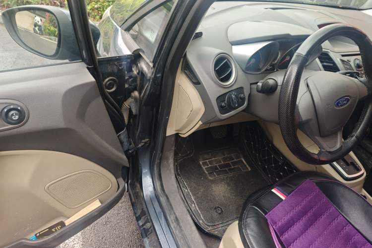 Used Ford Fiesta 2011 Sedan 1.5L Automatic Fashion Edition Driver Seat