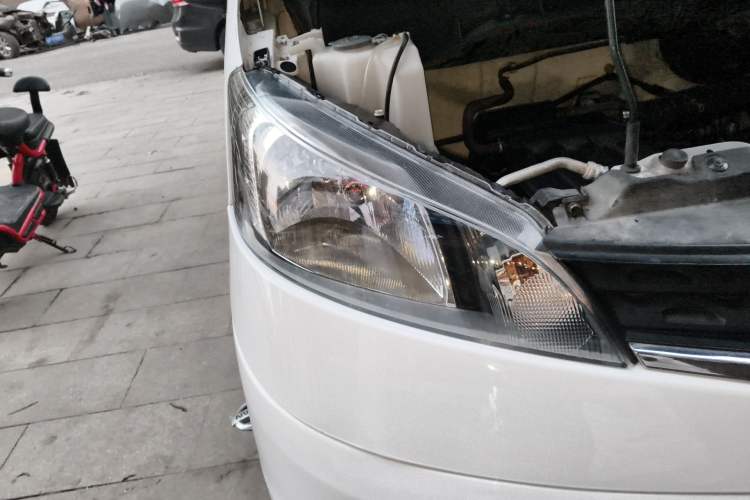 Used Nissan NV200 2014 1.6L Manual Luxury Model China IV Standard Right Front Headlight
