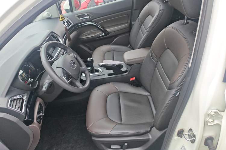 Used GAC Trumpchi GS4 2017 200T Manual Two-Wheel Drive Luxury Edition
