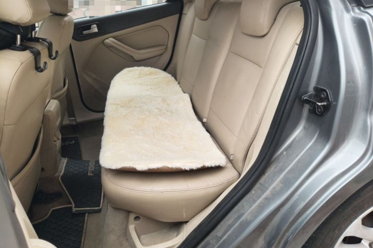 Used Ford Focus 2011 Hatchback 1.8L Automatic Fashion Edition
