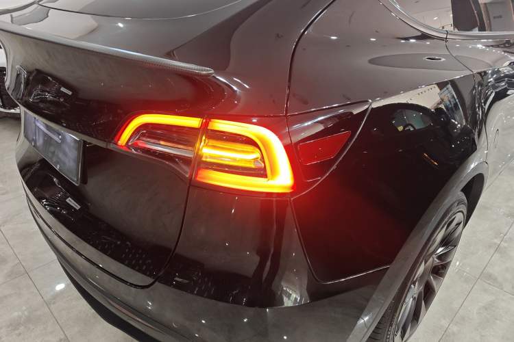 Used Tesla Model Y 2023 Rear-Wheel-Drive Version Right Rear Taillight