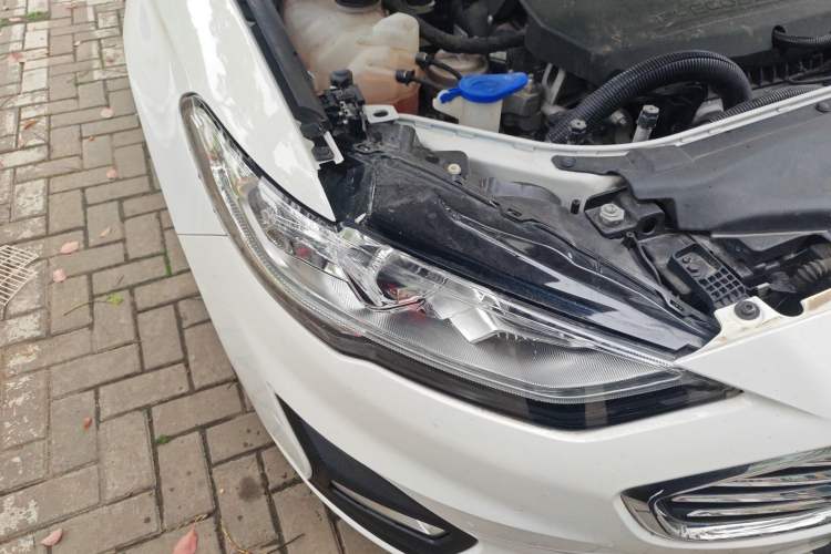 Used Ford Mondeo 2020 EcoBoost 180 Stylish Model Right Front Headlight