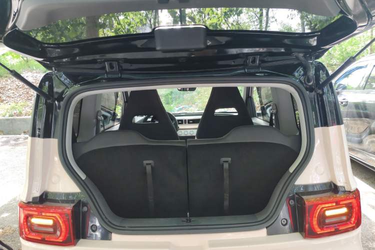 Used Wuling Hongguang MINIEV 2021 Macaron Premium Model – Lithium Iron Phosphate
