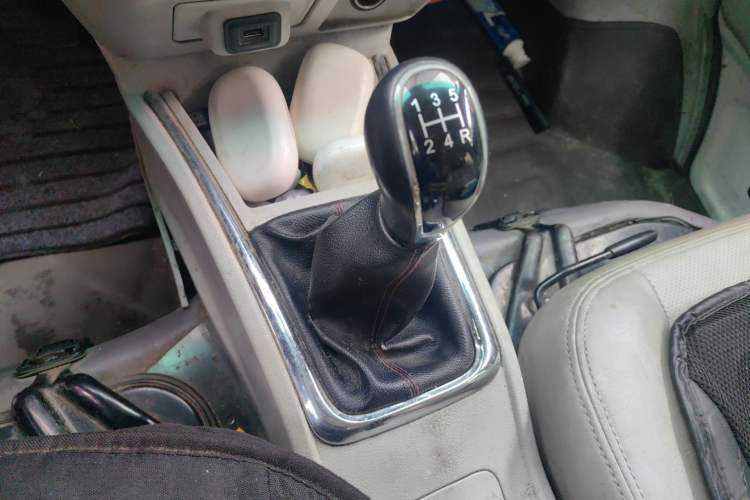 Used Jinbei New Hiace X30L 2021 1.5L Business Central Air-Conditioned Coach China VI Standard SWC15M Gear Lever