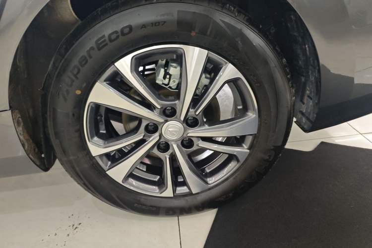 Used CHANGAN Eado 2023 Changan Edition PLUS Blue Whale NE 1.4T GDI DCT Prestige Version Right Rear Wheel Hub