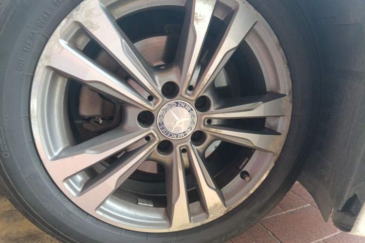 Used Mercedes-Benz C-Class 2016 C 200 L Sport Edition Right Front Wheel Hub