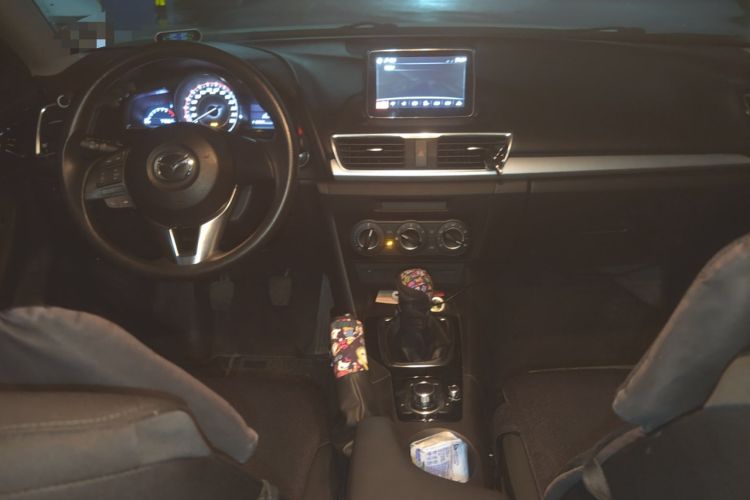 Used Mazda 3 Axela 2014 Sedan 1.5L Manual Comfort Model Center Console