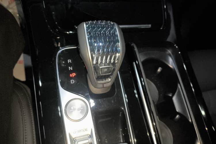 Used GAC Trumpchi M8 2024 Master Series 400T Prestige Edition Gear Lever