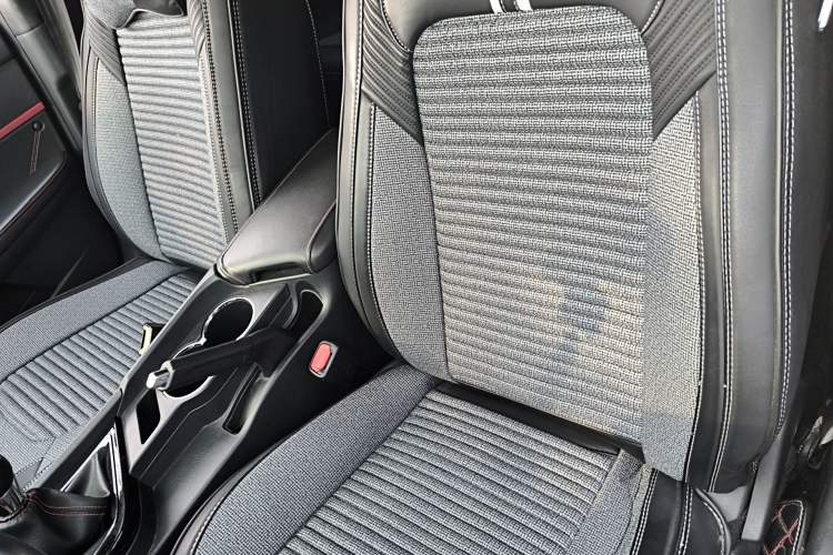 Used Venucia D60 2019 100 000 Glory 1.6L Entry Manual ChenShang Edition China VI Left Front Seat