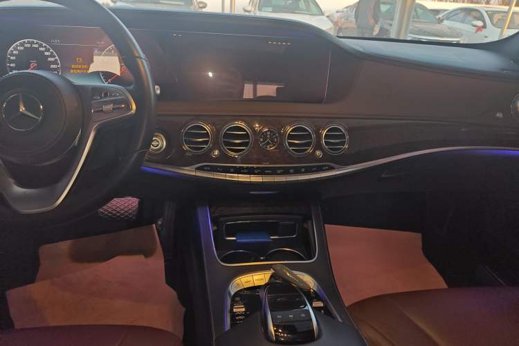 Used Mercedes-Benz S-Class 2018 S 320 L Audio And AC Panel