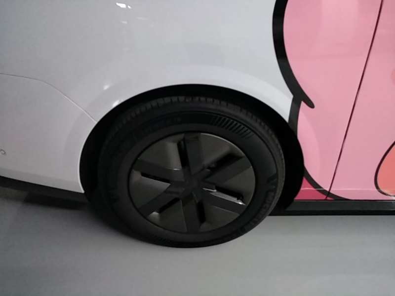 Used Li Auto MEGA 2025 Home Family Special Edition — 25
