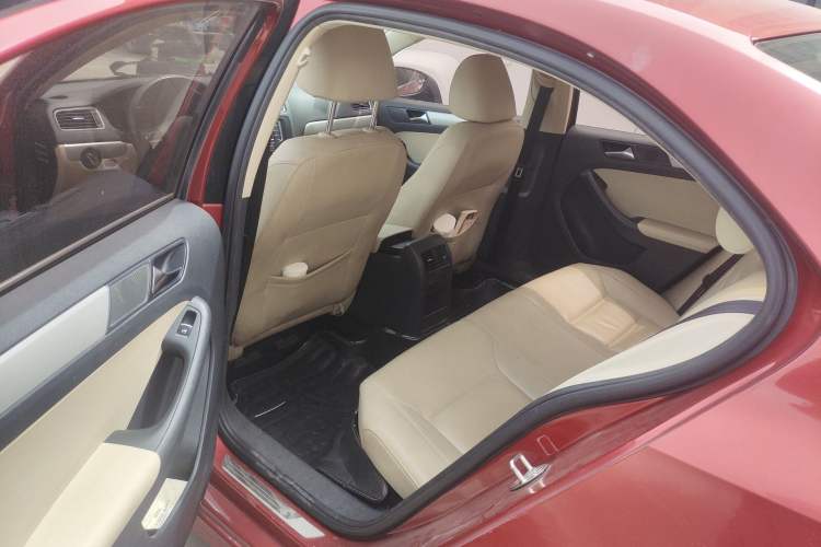 Used Volkswagen Sagitar 2014 1.4TSI Automatic Luxury Model Left Rear Seat