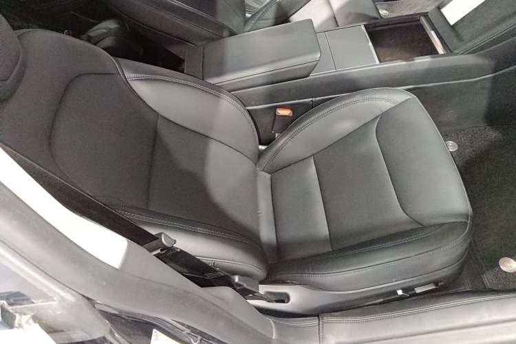 Used Tesla Model 3 2025 Rear-Wheel-Drive Version