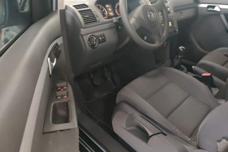 Used Volkswagen Touran 2013 1.4T Manual Fashion Edition 5 Seats Left Front Seat