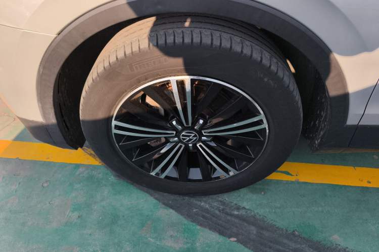 Used Volkswagen Tiguan L 2021 330TSI Automatic Two-Wheel Drive Smart Edition
