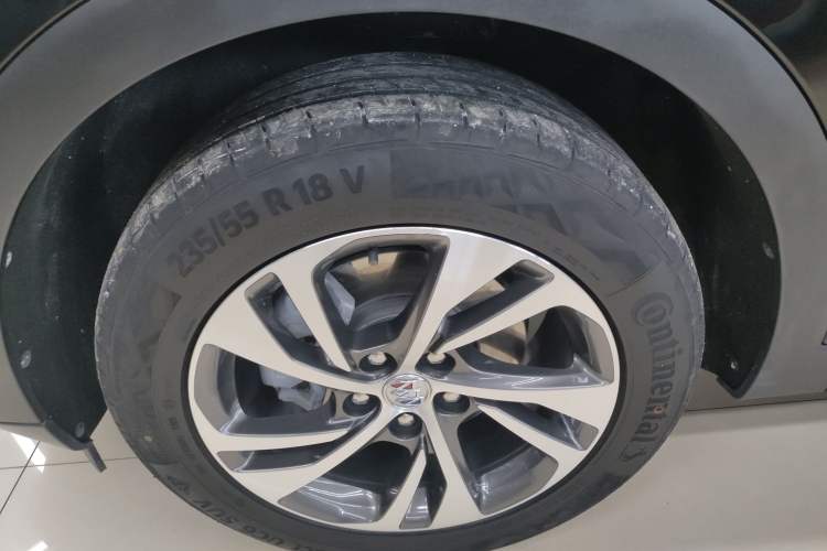 Used Buick Envision 2023 Encore S 552T Two-Wheel Drive Luxury Model
