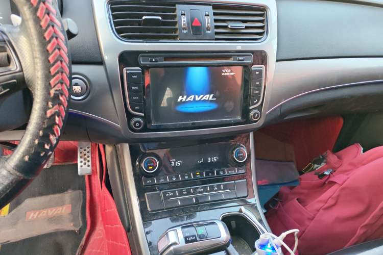 Used Haval H8 2017 2.0T Gasoline 4x4 Smart Enjoyment Version
