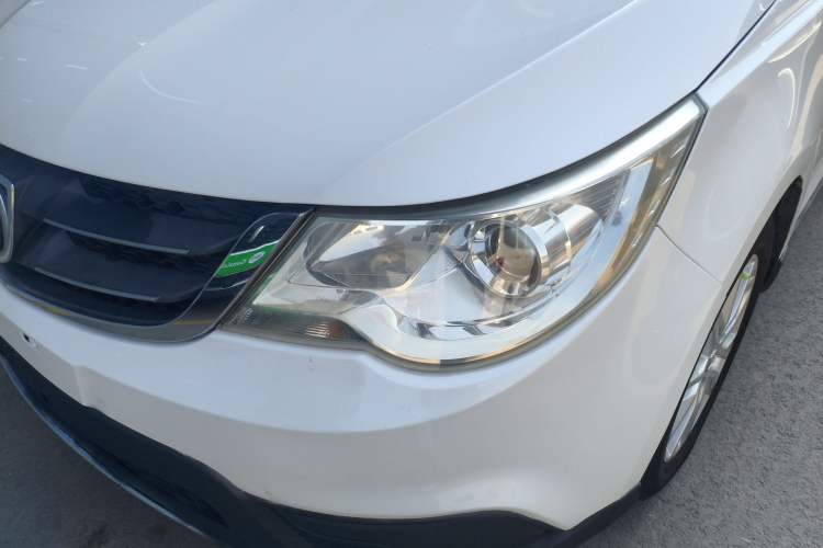 Used Baojun 730 2014 1.5L manual standard trim 7 seats