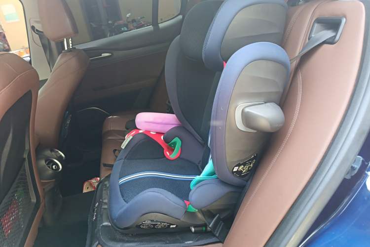 Used Alfa Romeo Stelvio 2017 2.0T 280HP Luxury Edition Left Rear Seat