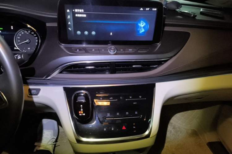 Used Buick GL8 2022 Land Business Class 652T Luxury Model
