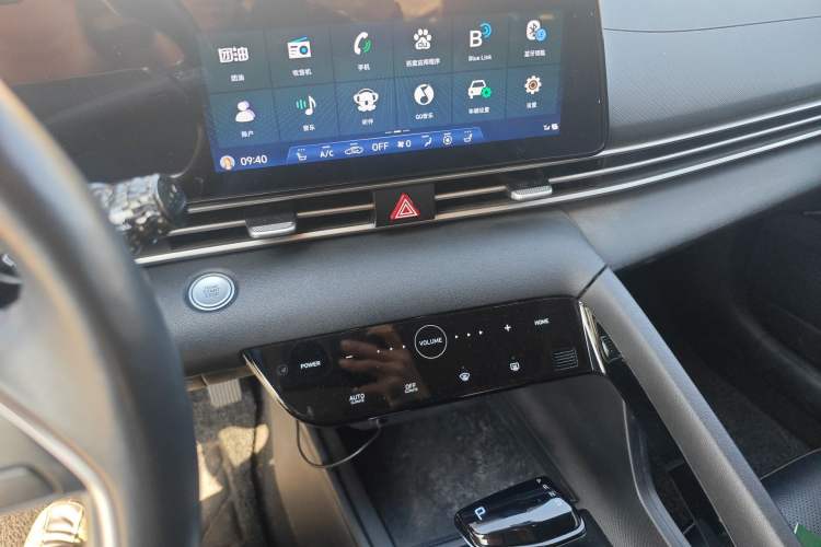 Used Hyundai Elantra 2021 1.5L CVT GLX Elite Edition Audio And AC Panel