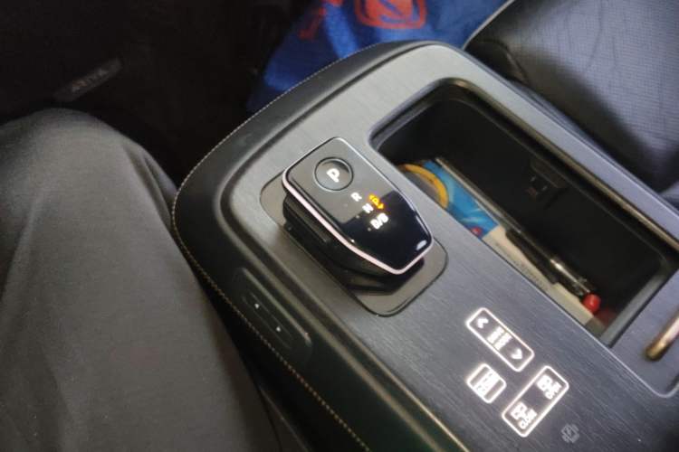 Used Nissan ARIYA 2022 Two-Wheel Drive Long Range Top-Tier Version Gear Lever