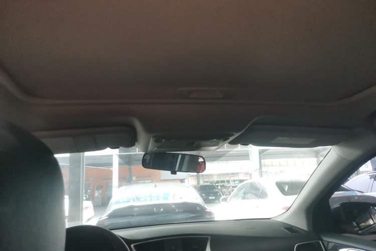 Used Nissan Sylphy 2019 1.6XV CVT Smart Connect Luxury Edition China VI Standard Headliner