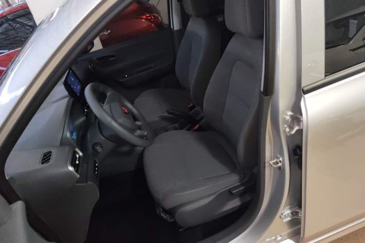 Used Wuling Hongguang New Energy 2024 All-Electric Model 300KM Standard Version