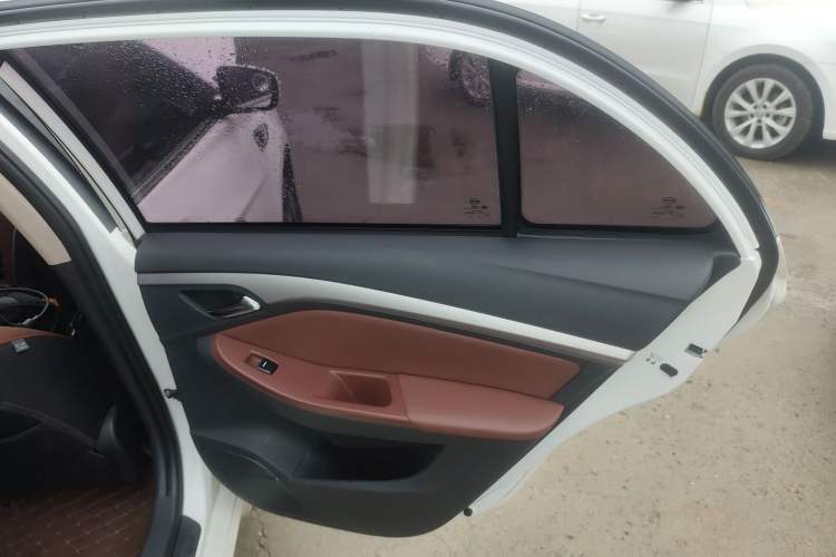 Used BYD G5 2014 1.5TID Automatic Prestige Model