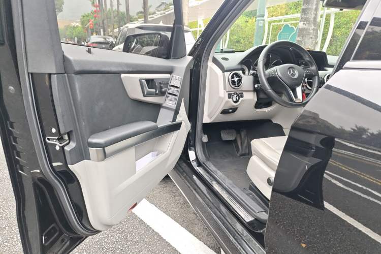 Used Mercedes-Benz GLK-Class 2014 GLK 260 4MATIC Dynamic Model
