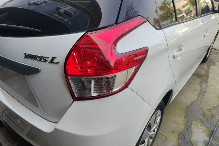Used Toyota YARiS L Zhi Xuan 2015 1.5E Automatic Charm Edition Right Rear Taillight