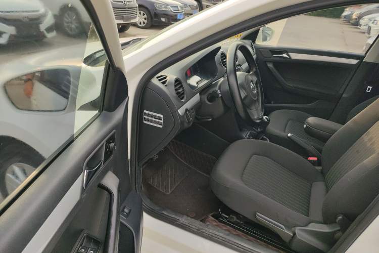 Used Volkswagen Jetta 2013 1.4L Manual Comfort Model Driver Seat