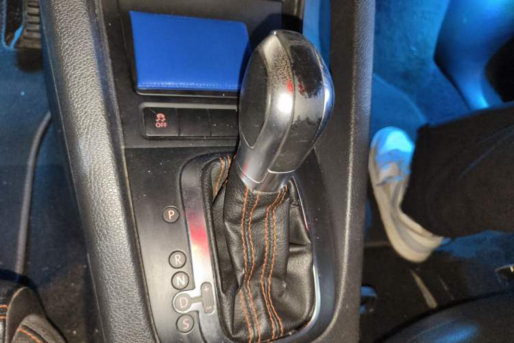 Used Volkswagen Scirocco 2013 2.0 TSI Million-Mile Edition Gear Lever