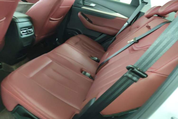 Used JETOUR X70 2024 1.5T Manual Glory Edition 5 Seats Left Rear Seat