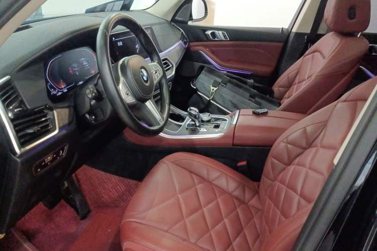 Used BMW X5 2022 xDrive 30Li Luxury M Sport Package Left Front Seat