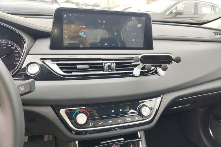 Used CHANGAN Ruicheng CC 2022 Blue Whale Edition 1.5T DCT Luxury Model Audio And AC Panel