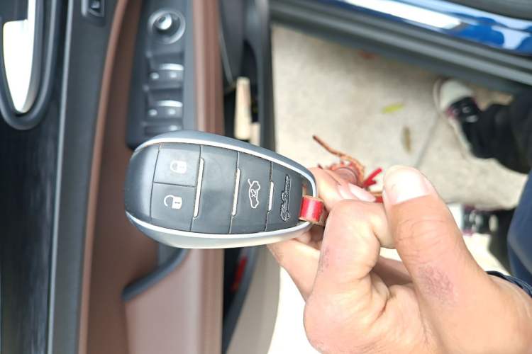 Used Alfa Romeo Stelvio 2017 2.0T 280HP Luxury Edition Vehicle Key