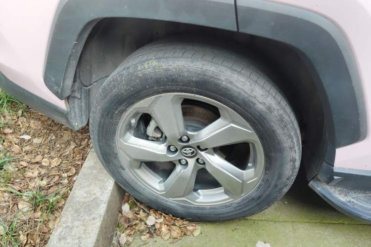 Used Toyota RAV4 2021 Dual-Engine 2.5L E-CVT Two-Wheel Drive Elite Edition