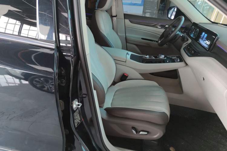 Used Ford Equator 2023 EcoBoost 225 Premier PLUS 7-Seater (2/2/3)
