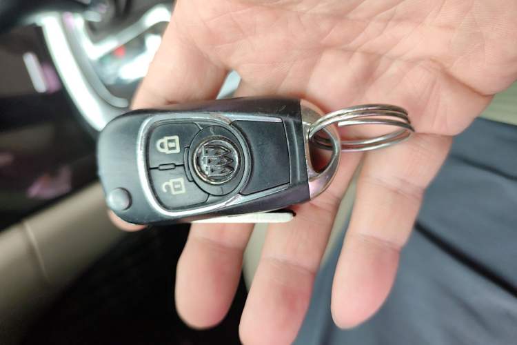 Used Buick Regal 2014 2.0L Elite Fashion Edition Vehicle Key