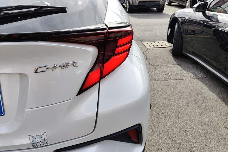 Used Toyota C-HR 2022 2.0L Leading Edition Exterior 6