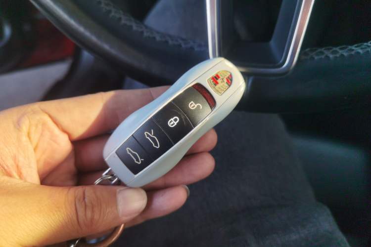 Used Porsche 718 2016 Cayman 2.0T Vehicle Key