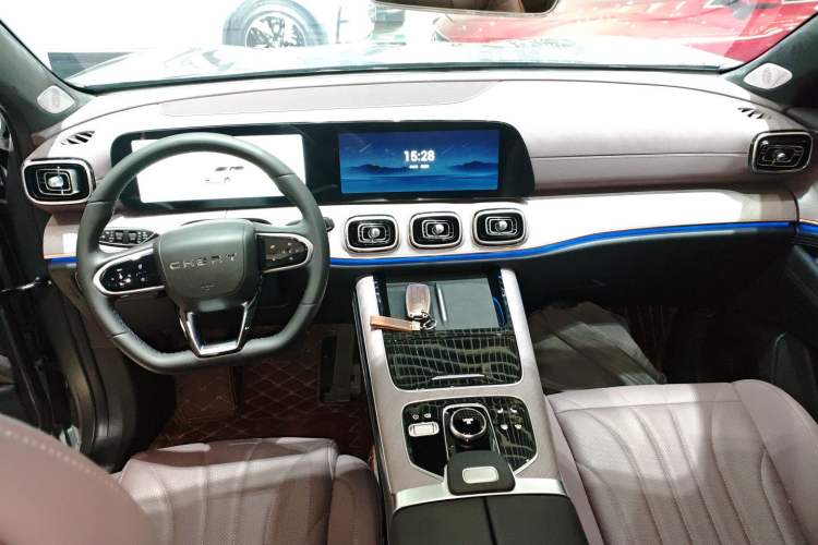 Used Chery Tiggo 9 2025 2.0T Automatic Two-Wheel Drive Luxury Edition 5 Seats
