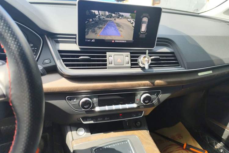 Used Audi Q5L 2018 45 TFSI Prestige Elegant Edition China VI Audio And AC Panel