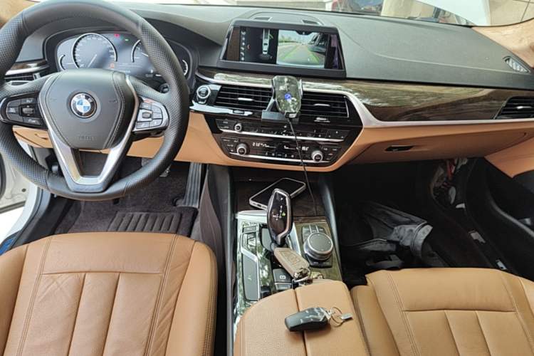 Used BMW 5 Series 2018 528Li Launch Special Edition Audio And AC Panel