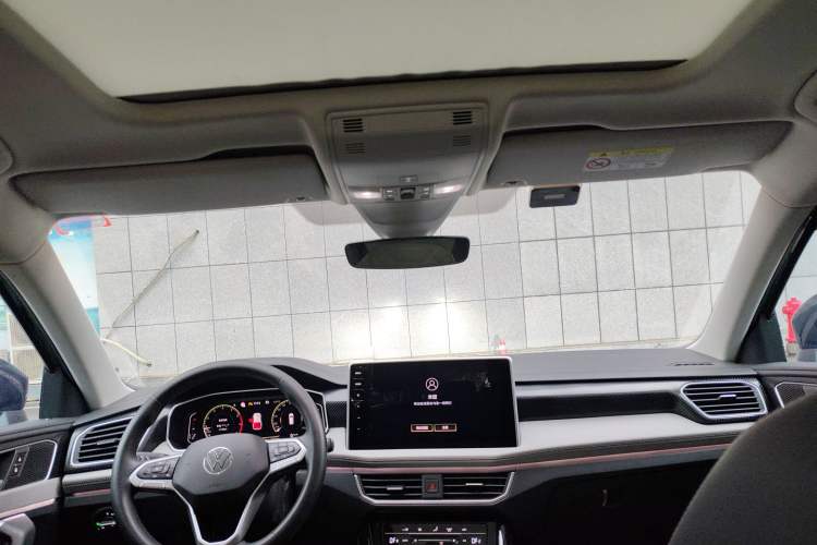 Used Volkswagen Tayron 2023 280TSI Two-Wheel-Drive Luxury Plus Advanced Version Headliner