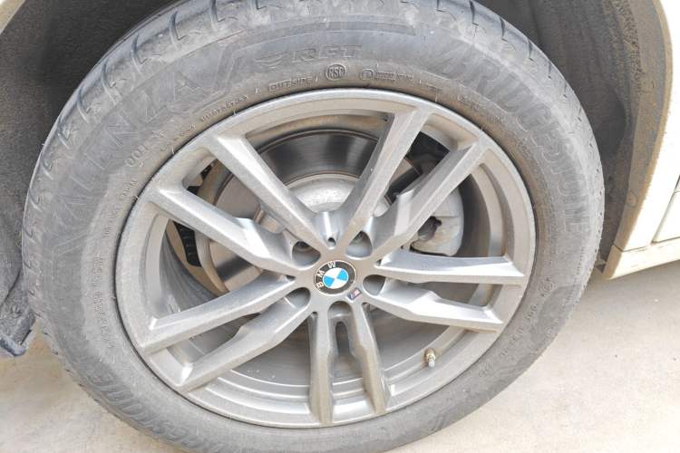 Used BMW X4 2020 xDrive25i M Sport Package Right Front Wheel Hub